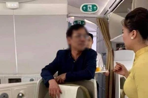 Xác minh thêm hành khách say xỉn sàm sỡ phụ nữ trên máy bay