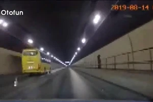 Phạt mức cao nhất tài xế chạy ngược chiều trong hầm Hải Vân