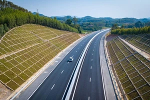 Phó Thủ tướng: Cao tốc phải chất lượng và đẹp