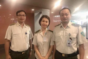 Hành khách bỏ quên 50 triệu đồng trong nhà vệ sinh