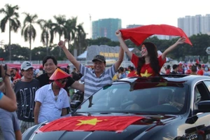 Không khí cuồng nhiệt tại sân Mỹ Đình trước trận VN - Malaysia