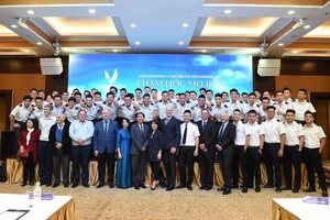 Vinpearl Air đào tạo phi công, cam kết ra trường có việc