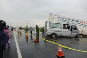 Xe chở tăng ni, Phật tử gặp nạn, ba người qua đời