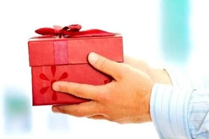 Không dùng tiền ngân sách tặng quà tết lãnh đạo