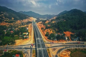 Đề xuất đầu tư tiếp 11 dự án cao tốc Bắc - Nam