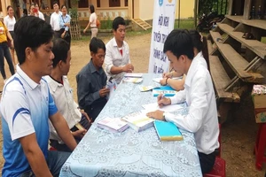 Đề xuất cho doanh nghiệp tạm dừng đóng BHXH