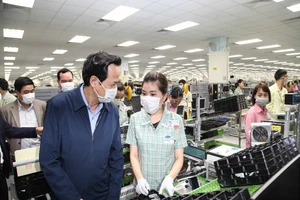 1.458 chuyên gia, kỹ sư Samsung, LG… được cách ly ở khách sạn