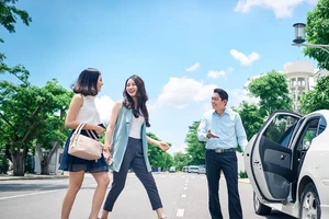 GrabCar hoạt động trở lại từ ngày hôm nay, trừ TP.HCM