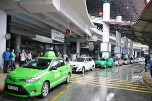 Tăng đường bay nội địa, Nội Bài bố trí xe phục vụ khách