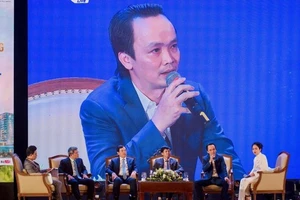 Lỗ nặng, ông Quyết vẫn chi 2 tỉ USD mua động cơ máy bay