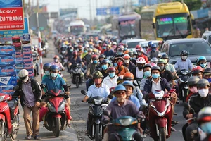 Bộ trưởng Bộ GTVT nói về đề xuất bật đèn xe máy cả ban ngày