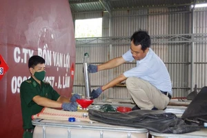 Bộ GTVT yêu cầu ngăn chặn vận chuyển, tiêu thụ xăng giả