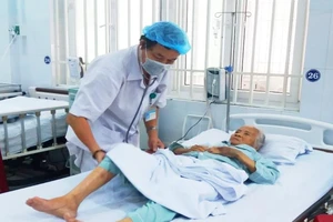 Nằm viện trái tuyến có cần giấy chuyển tuyến?