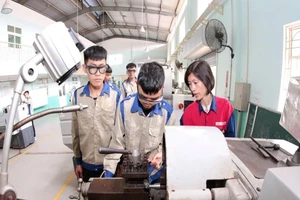 Quy định mới về hỗ trợ học nghề đối với lao động mất việc làm