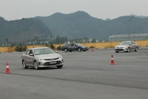 Yêu cầu dừng tổ chức thi sát hạch lái xe tại nhiều cơ sở 