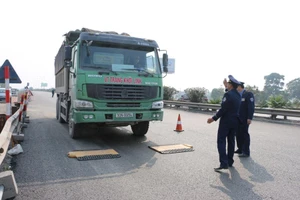 Nhiều xe quá tải ở Hải Phòng dùng biển số giả để né phạt nguội