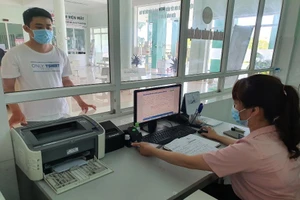 Đồng ý cho người lao động, doanh nghiệp miễn đóng vào quỹ BHYT trong 8 tháng