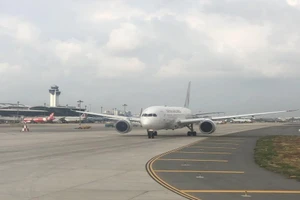 Điều chỉnh khai thác đường lăn tại sân bay Tân Sơn Nhất để nâng cấp, cải tạo