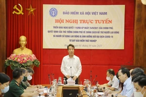 BHXH Việt Nam bắt đầu chuyển 38.000 tỉ vào 'túi' người dân, doanh nghiệp