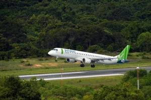 Cục Hàng không đề xuất tăng giá trần vé máy bay