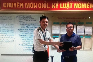 6 tháng hơn 1.200 hành khách được trả lại tài sản bỏ quên ở sân bay Nội Bài