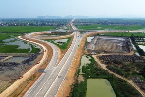 Cao tốc Cao Bồ - Mai Sơn mới khai thác, địa phương đã phải đề nghị mở rộng