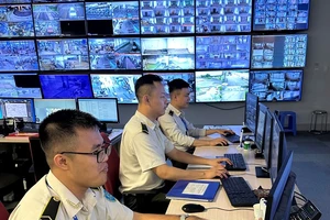 Nữ hành khách bị giữ lại ở sân bay Tân Sơn Nhất vì ‘cầm nhầm’ ví tiền