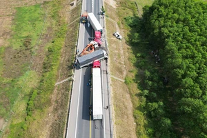 Có thể cấm xe khách, xe tải vào cao tốc Cam Lộ - La Sơn