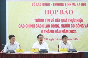 Bộ LĐ-TB&XH lý giải về chênh lệch lương hưu nam và nữ trong Luật BHXH 2024