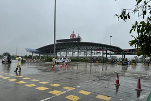 Cao tốc Pháp Vân – Cầu Giẽ tiếp tục ngập, hạn chế phương tiện lưu thông 