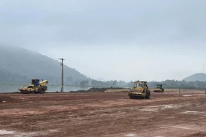 Vì sao nhiều dự án đường bộ cao tốc chậm tiến độ?