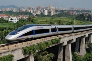 Bộ GTVT trả lời cử tri về dự án đường sắt cao tốc Bắc - Nam