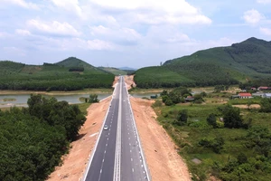 Bộ Xây dựng tiến hành các bước đầu tư cao tốc Quảng Ngãi - Kon Tum