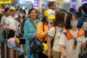 Hơn 5.000 chuyến bay đi và đến TP.HCM dịp 30-4, các hãng bay làm việc ngày đêm