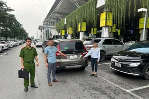 Xử lý tài xế ‘chặt chém’ khách 900.000 đồng từ sân bay Nội Bài về trung tâm Hà Nội