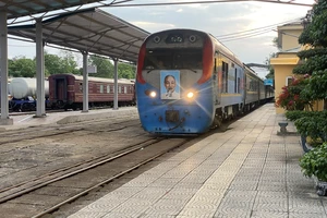 Dịp lễ Quốc khánh, tàu tới Hà Nội phải điều chỉnh ga đến, hành khách cần lưu ý