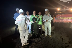 Siết tiến độ, quyết đưa cao tốc Cần Thơ - Cà Mau về đích ngày 19-12