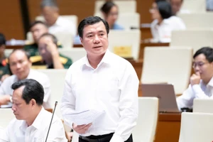 Cấm người livestream bán hàng có trang phục, hành vi trái thuần phong mỹ tục