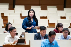 Xem xét quy định cấm biệt phái, luân chuyển người đang đấu tranh chống lãng phí