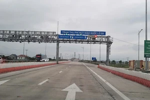 Cục Đường bộ đề nghị miễn phí qua trạm BOT cho xe chở hàng cứu trợ