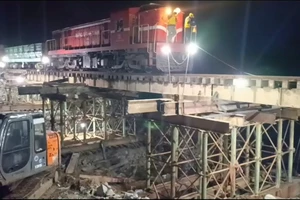 Tuyến đường sắt Bắc - Nam đã thông nhưng cần tiếp tục làm cầu mới