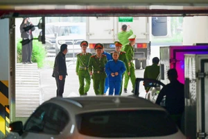 Sáng nay, 2 cựu phó chánh án TAND Cấp cao tại Đà Nẵng hầu toà