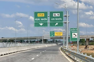 Thêm 170 km được đưa vào khai thác nhưng cao tốc Bắc-Nam vẫn chưa thể thông tuyến