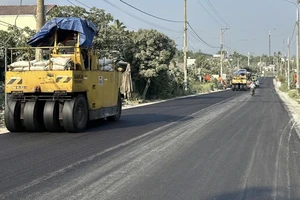 Quốc lộ 14E chậm tiến độ vì vướng mặt bằng, trách nhiệm thuộc về ai?