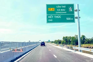 Cao tốc Hậu Giang - Cà Mau lỡ hẹn khai thác: Bộ Xây dựng yêu cầu kiểm điểm trách nhiệm