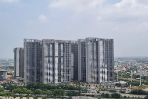 Giá chung cư Hà Nội, TP.HCM lập đỉnh mới: Người trẻ chật vật mua nhà