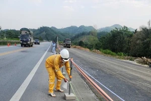 Đề nghị xử nghiêm tài xế chạy quá tốc độ qua đoạn cao tốc Yên Bái – Lào Cai đang thi công