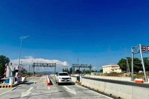 Cục Đường bộ lên tiếng về lỗi thu phí không dừng trên cao tốc Bắc - Nam