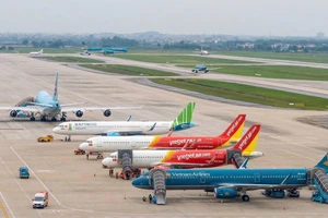 Tăng mức bồi thường chuyến bay chậm lên 25%: Hành khách và các hãng nói gì ?