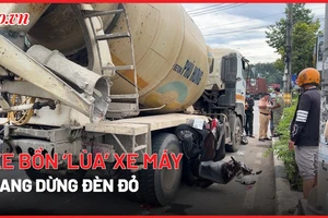 Xe bồn tông vào nhiều xe máy đang dừng đèn đỏ